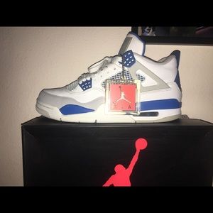 Jordan 4 Military